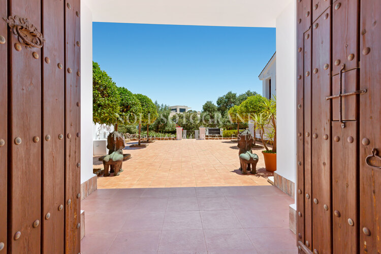 Villa Gaillardia in der Nähe der Internationalen Schule von Sotogrande zum Verkauf