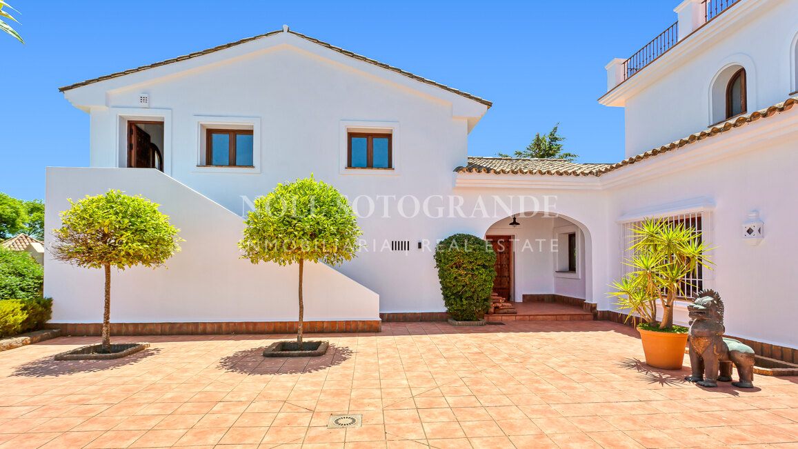 Villa Gaillardia in der Nähe der Internationalen Schule von Sotogrande zum Verkauf