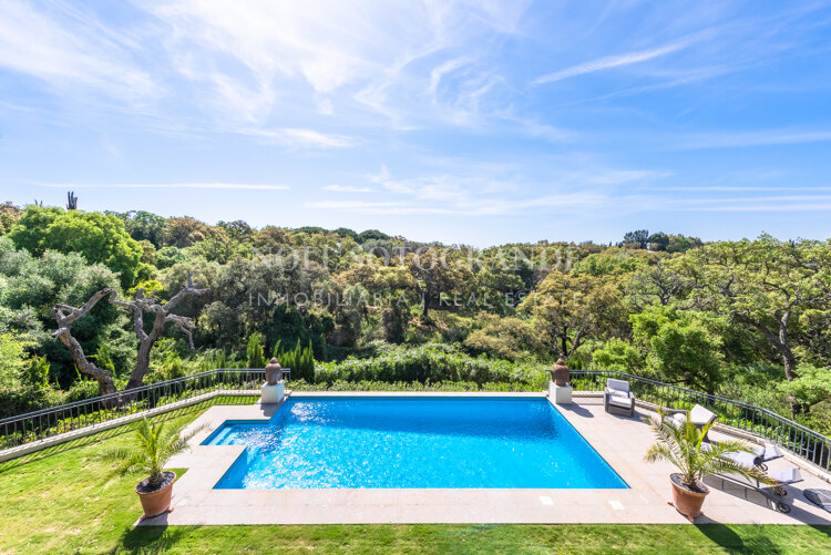 Villa zum Verkauf in Altos de Valderrama Sotogrande