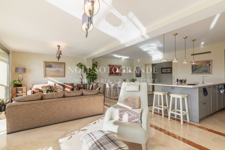 Duplex penthouse for sale in Ribera de la Necora Sotogrande Marina