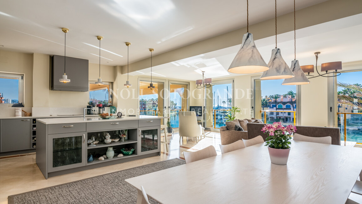 Duplex-Penthaus zu verkaufen in Ribera de la Necora Sotogrande Marina