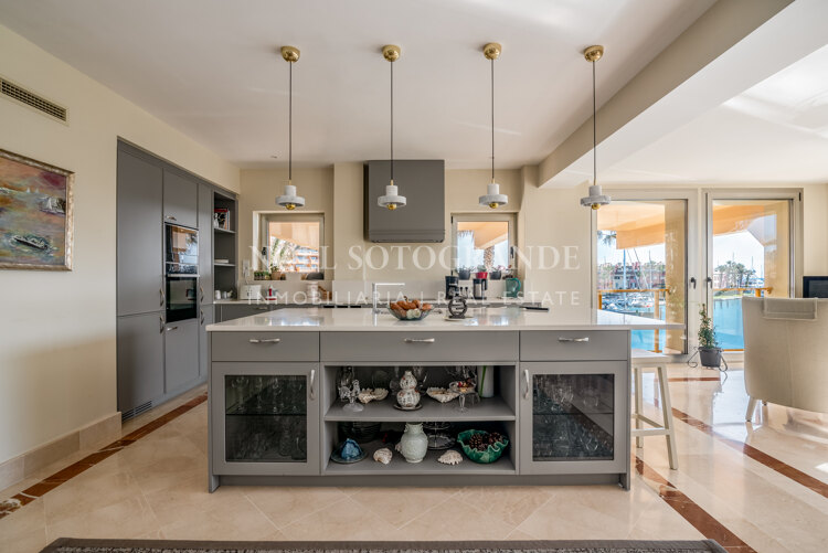 Duplex penthouse for sale in Ribera de la Necora Sotogrande Marina