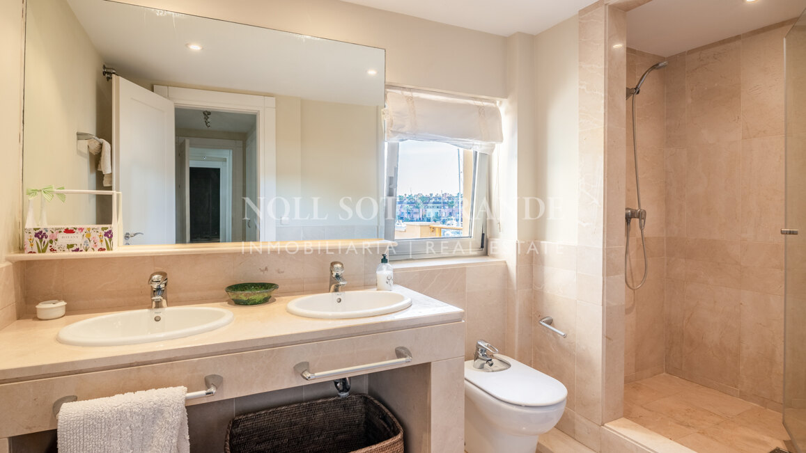 Duplex-Penthaus zu verkaufen in Ribera de la Necora Sotogrande Marina