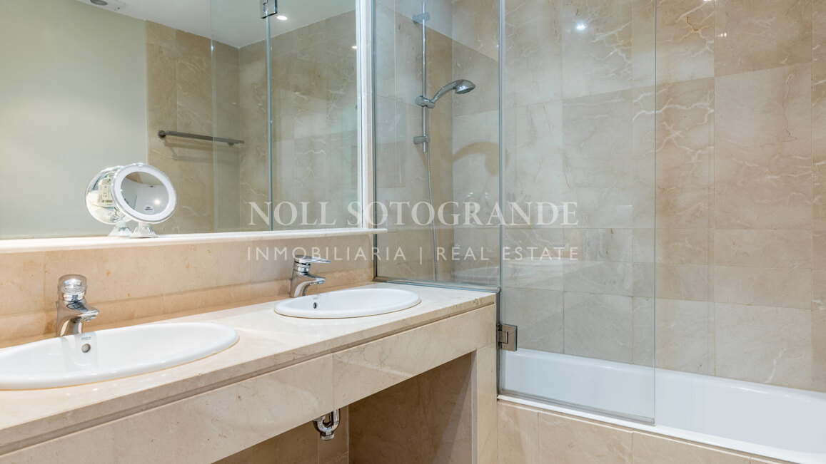 Duplex-Penthaus zu verkaufen in Ribera de la Necora Sotogrande Marina