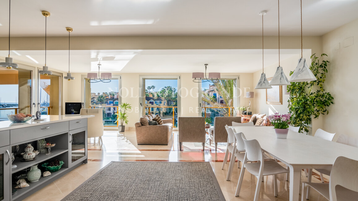 Duplex-Penthaus zu verkaufen in Ribera de la Necora Sotogrande Marina