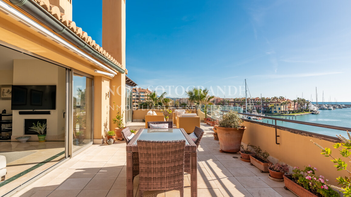 Duplex-Penthaus zu verkaufen in Ribera de la Necora Sotogrande Marina