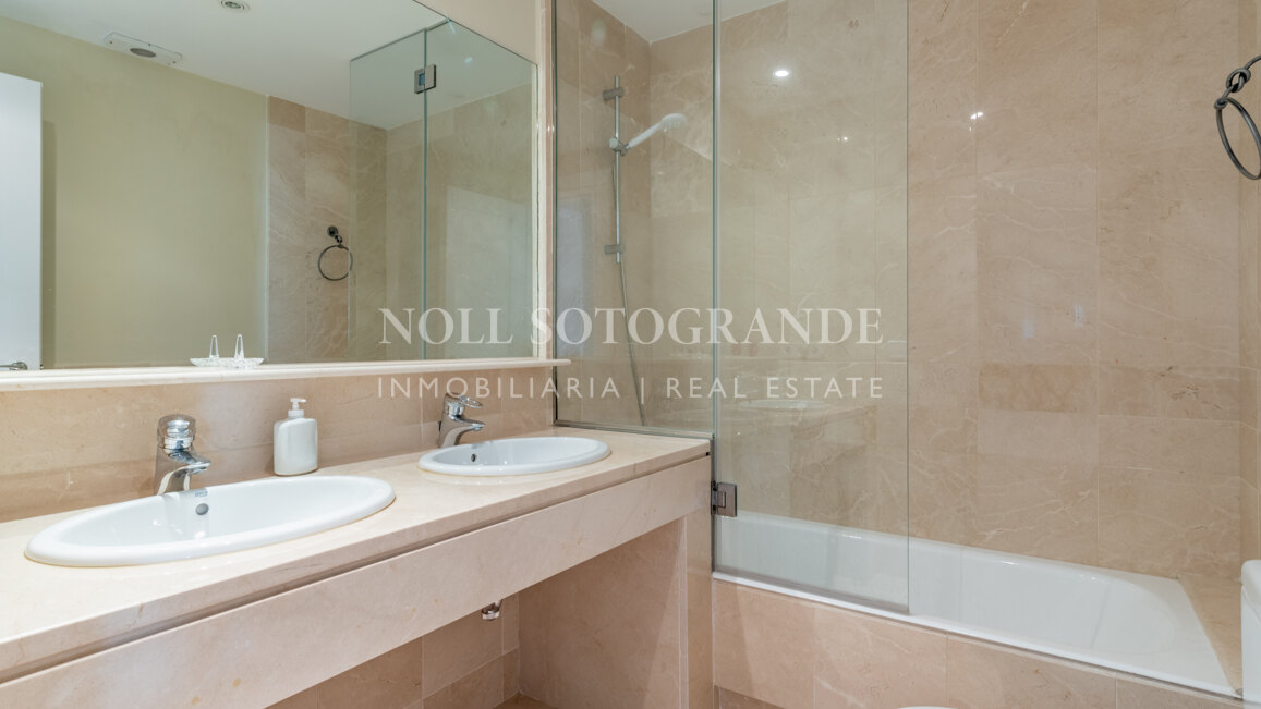 Duplex-Penthaus zu verkaufen in Ribera de la Necora Sotogrande Marina