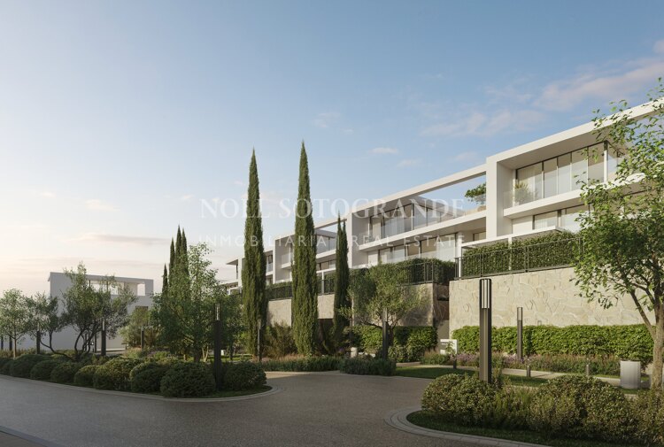 Ein neues Projekt von 14 Luxusreihenhäusern im Bau in Sotogrande