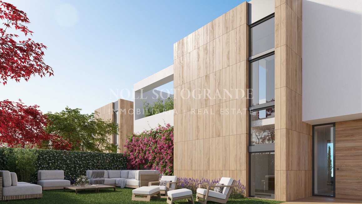 Ein neues Projekt von 14 Luxusreihenhäusern im Bau in Sotogrande