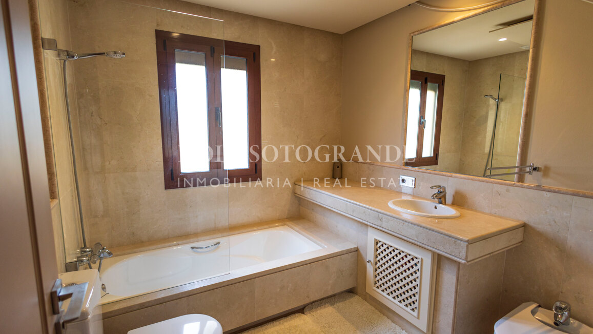 Renoviertes Duplex-Penthaus in Valgrande zu verkaufen