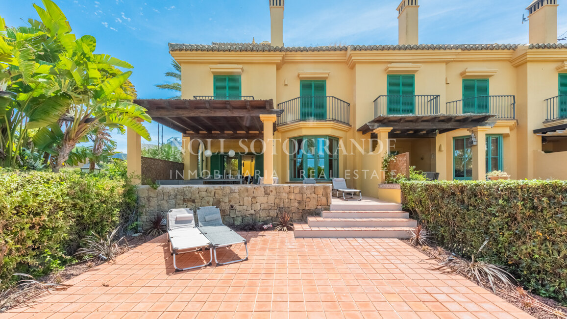 Reihenhaus in erster Reihe zum Almenara Golf Platz, in Los Cármenes