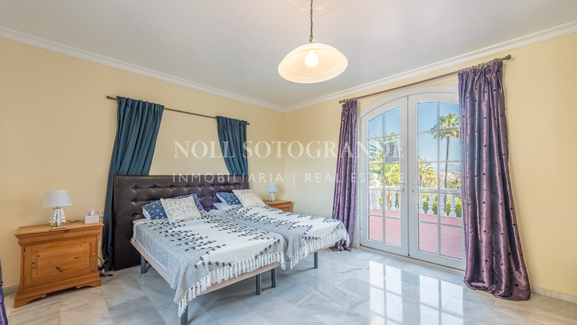 Villa mit grossem Grundstück zum Verkauf Sotogrande Costa