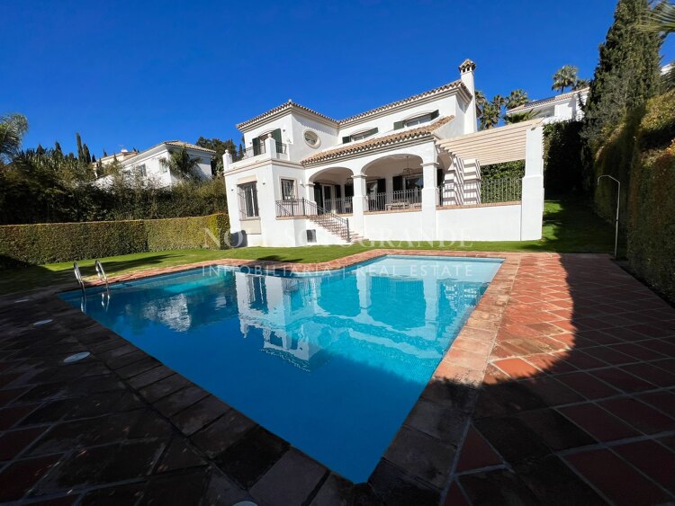 Villa mit 4 Schlafzimmern zur Langzeitmiete in Sotogrande Alto