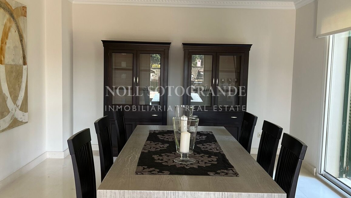 Villa mit 4 Schlafzimmern zur Langzeitmiete in Sotogrande Alto