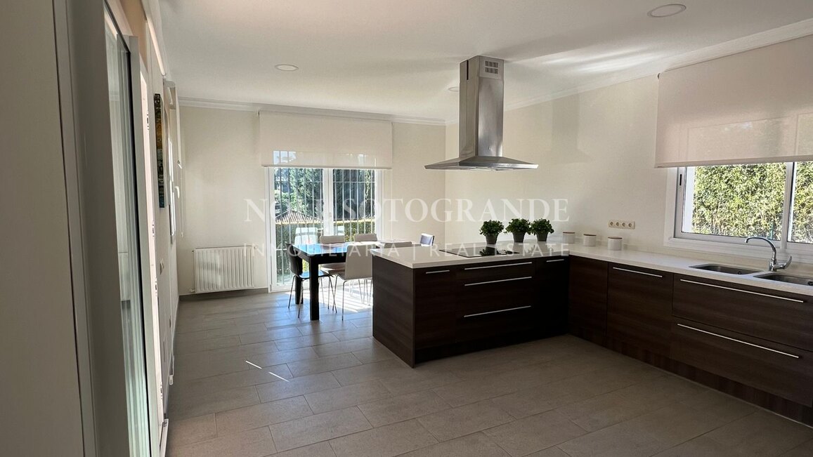Villa mit 4 Schlafzimmern zur Langzeitmiete in Sotogrande Alto