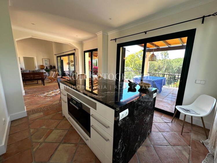 Villa with charm for rent in Zone F, Sotogrande Alto