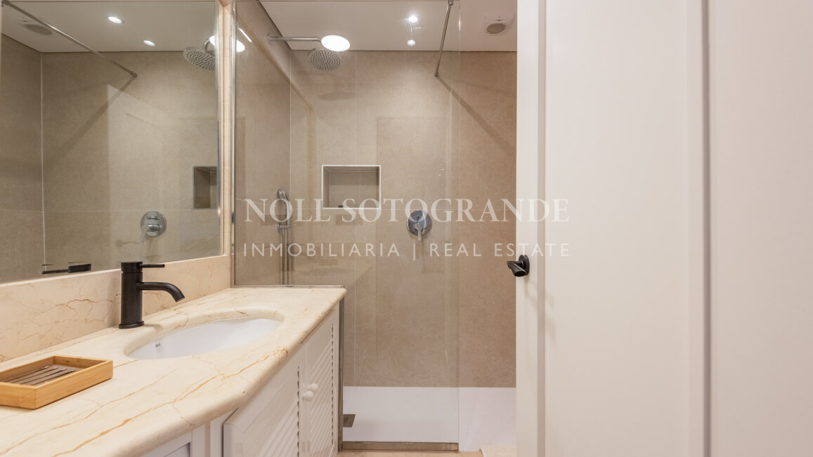 Wohnung mit drei Schlafzimmern zur Vermietung in El Polo de Sotogrande