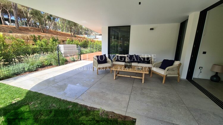 Erdgeschosswohnung zur Ferienvermietung in Village Verde, Sotogrande Phase 1 verfügbar