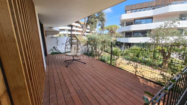 Erdgeschosswohnung zur Ferienvermietung in Village Verde, Sotogrande Phase 1 verfügbar