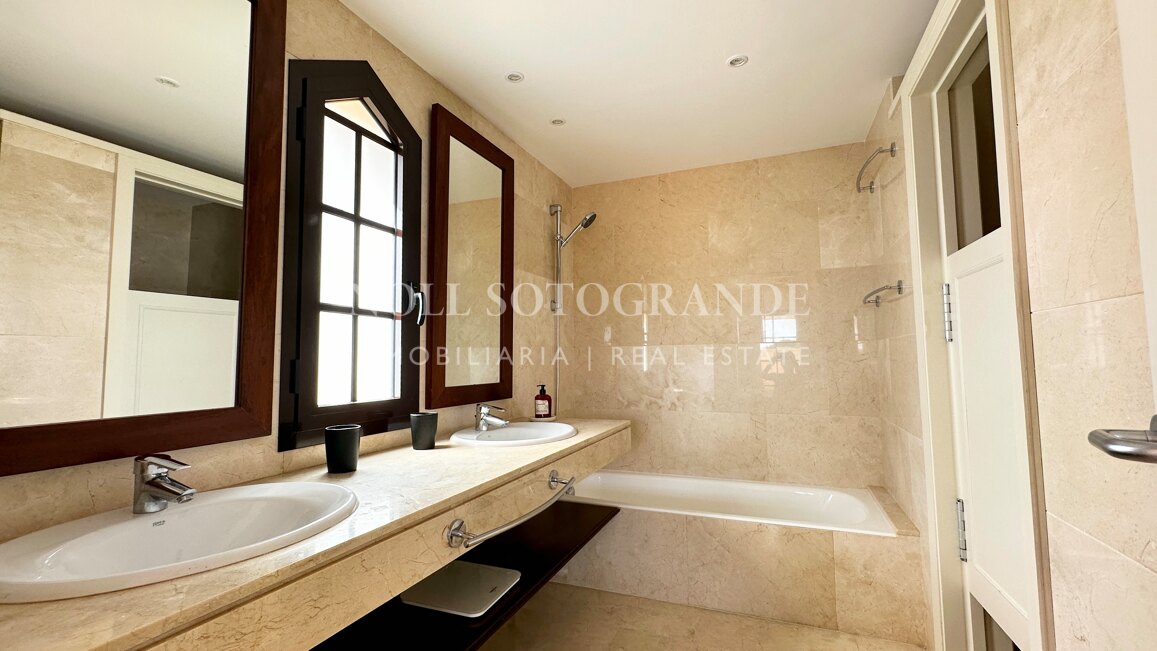 Luxuriöses 4-Schlafzimmer-Haus in Los Granados, Sotogrande Costa – zur Vermietung