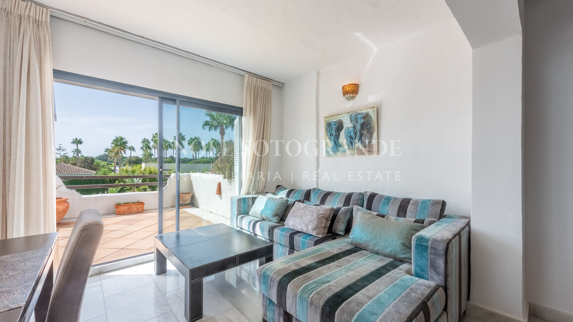 Geräumiges Penthaus zu verkaufen in Kings & Queens, in El Polo de Sotogrande