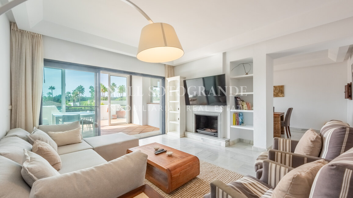 Geräumiges Penthaus zu verkaufen in Kings & Queens, in El Polo de Sotogrande