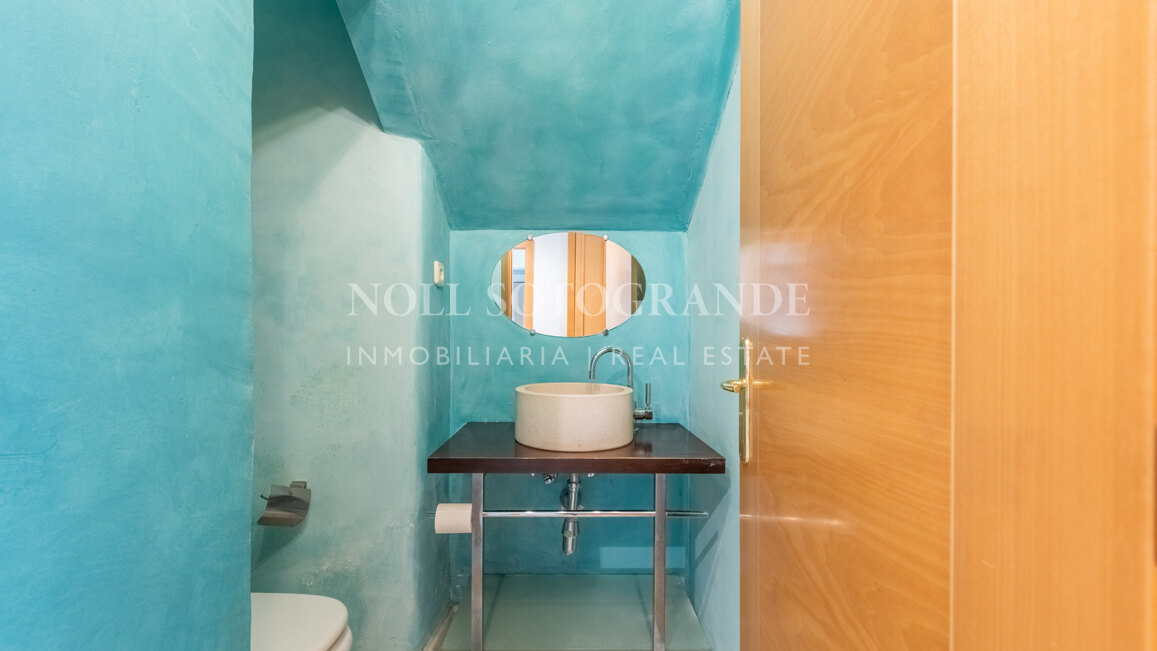 Geräumiges Penthaus zu verkaufen in Kings & Queens, in El Polo de Sotogrande