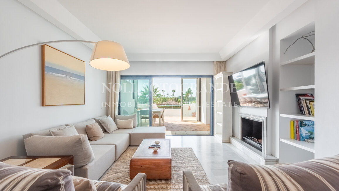 Geräumiges Penthaus zu verkaufen in Kings & Queens, in El Polo de Sotogrande