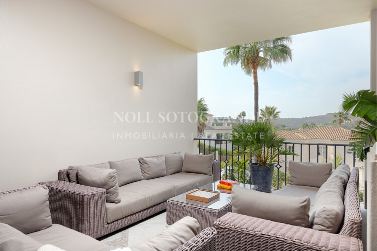 Villa Sotogrande Alto con piscina, jardín y vistas al golf