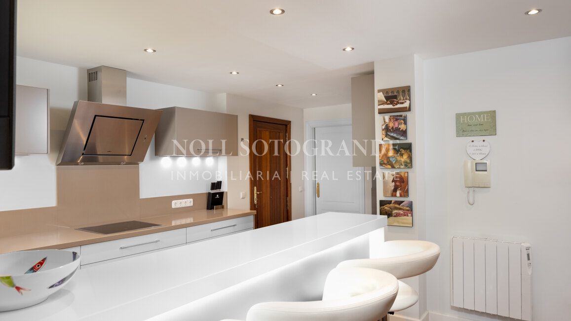 Villa Sotogrande Alto con piscina, jardín y vistas al golf