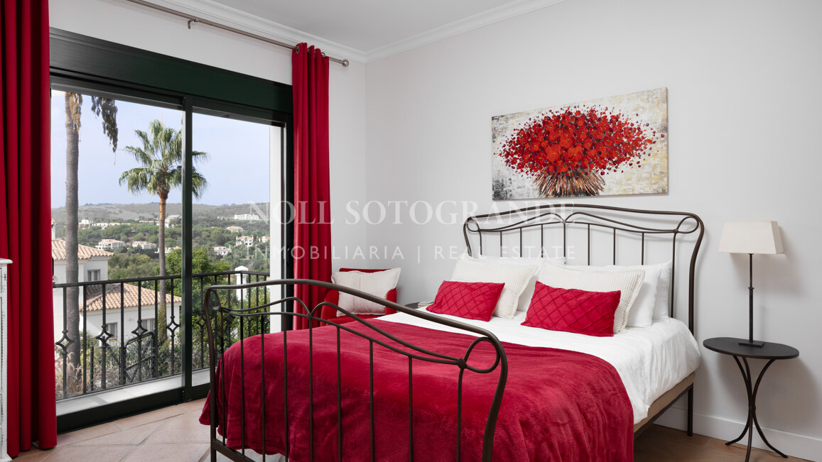 Villa Sotogrande Alto con piscina, jardín y vistas al golf
