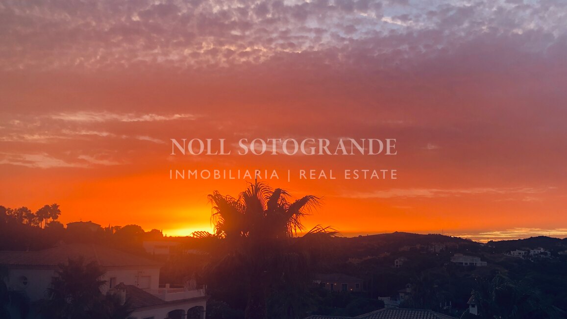 Villa Sotogrande Alto con piscina, jardín y vistas al golf