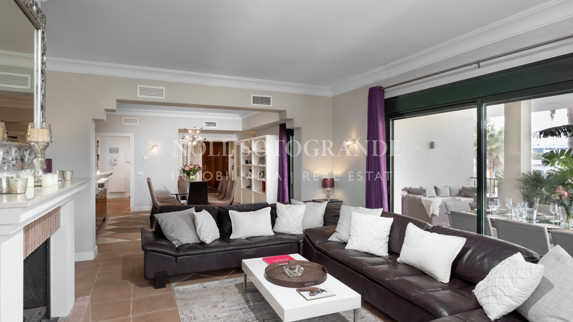 Villa Sotogrande Alto con piscina, jardín y vistas al golf