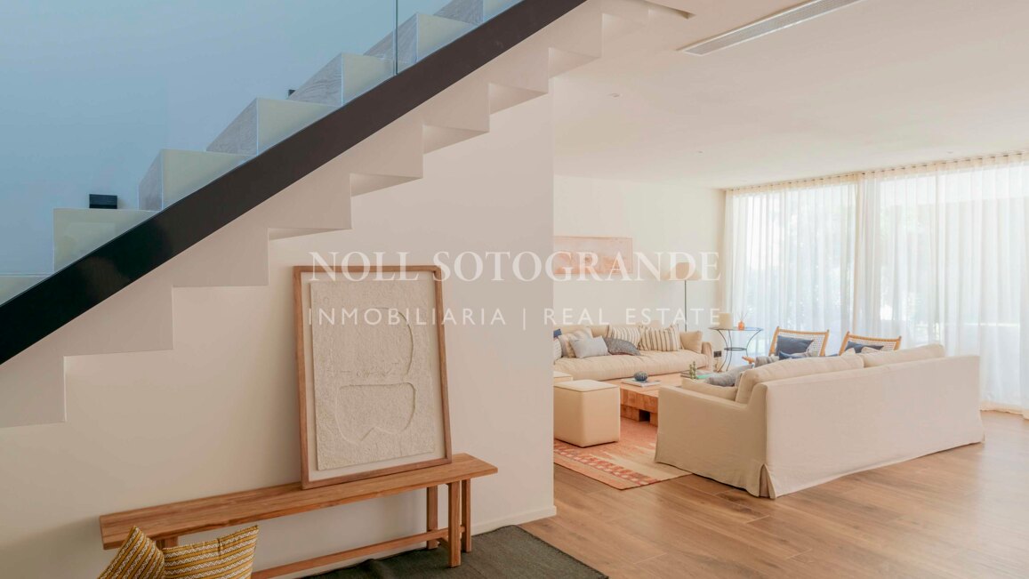 Villa Basswood - Moderne Villa in Sotogrande Costa mit privatem Pool & tropischem Garten