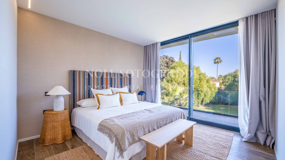 Villa Basswood - Villa moderna en Sotogrande Costa con piscina privada y jardín tropical