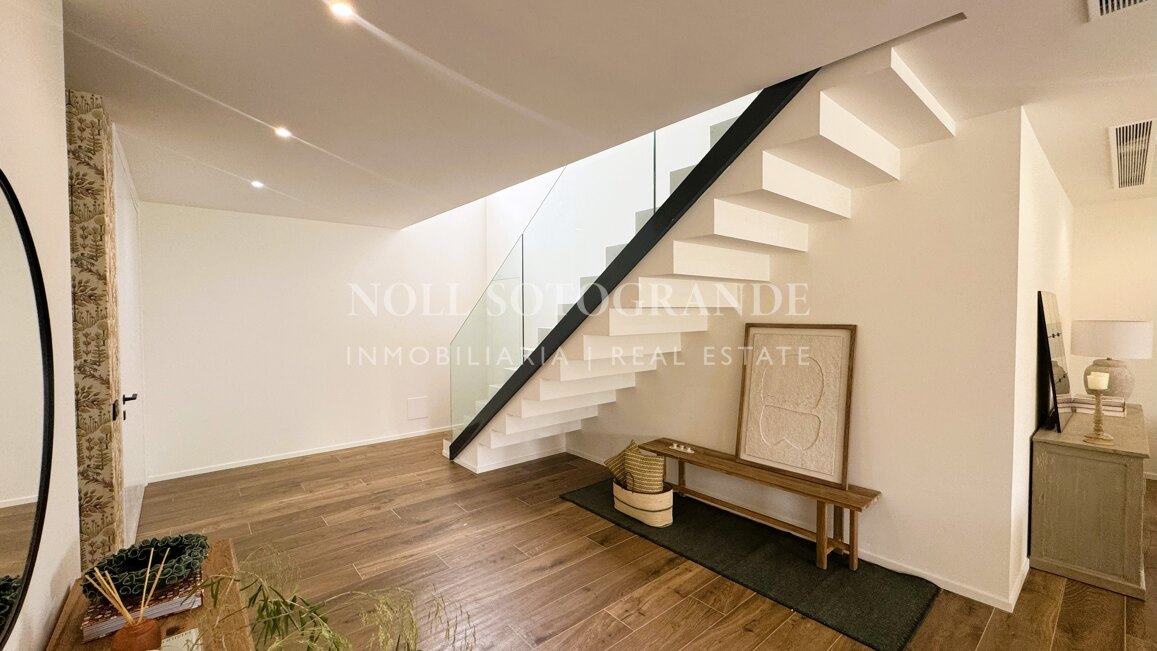 Villa Basswood - Moderne Villa in Sotogrande Costa mit privatem Pool & tropischem Garten