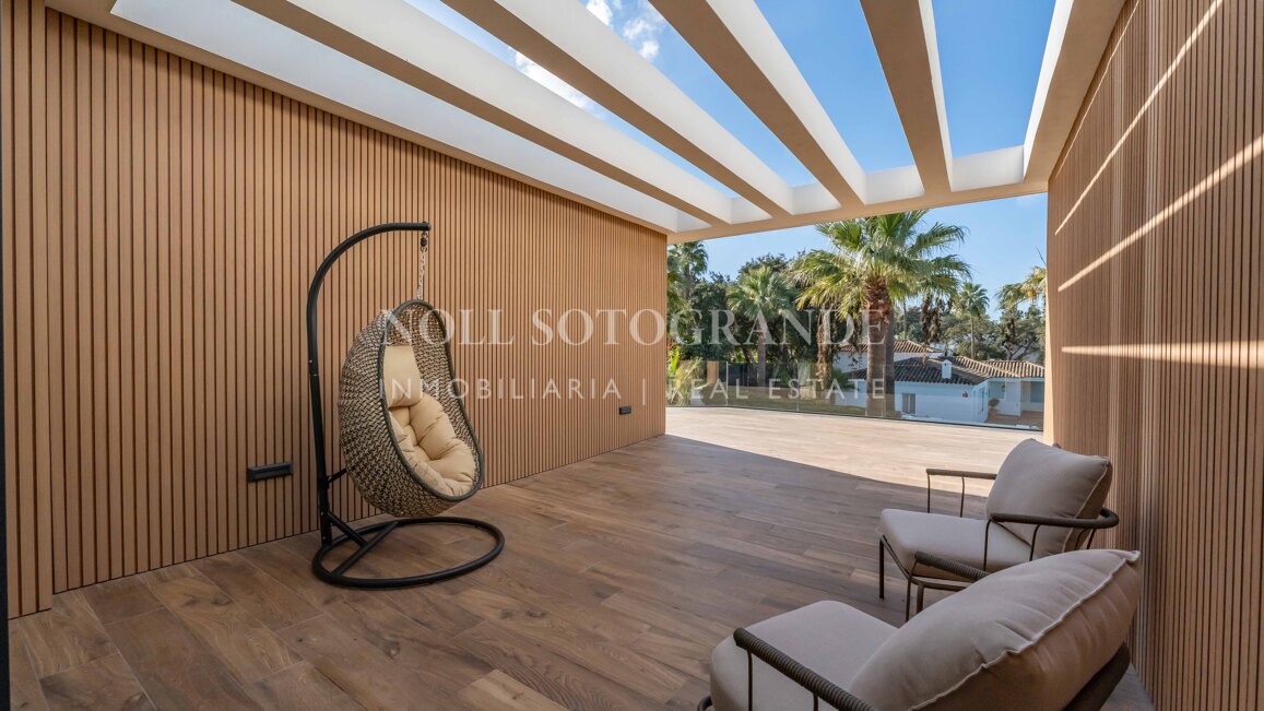 Villa Basswood - Villa moderna en Sotogrande Costa con piscina privada y jardín tropical