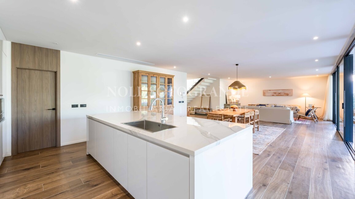 Villa Basswood - Villa moderna en Sotogrande Costa con piscina privada y jardín tropical