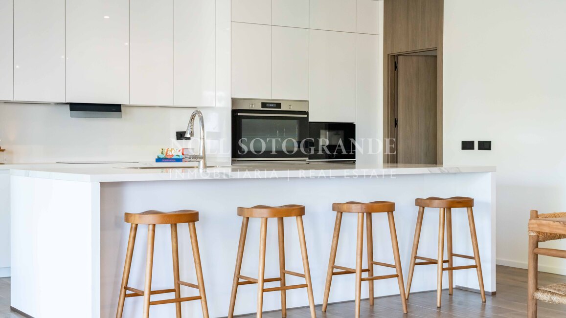 Villa Basswood - Villa moderna en Sotogrande Costa con piscina privada y jardín tropical