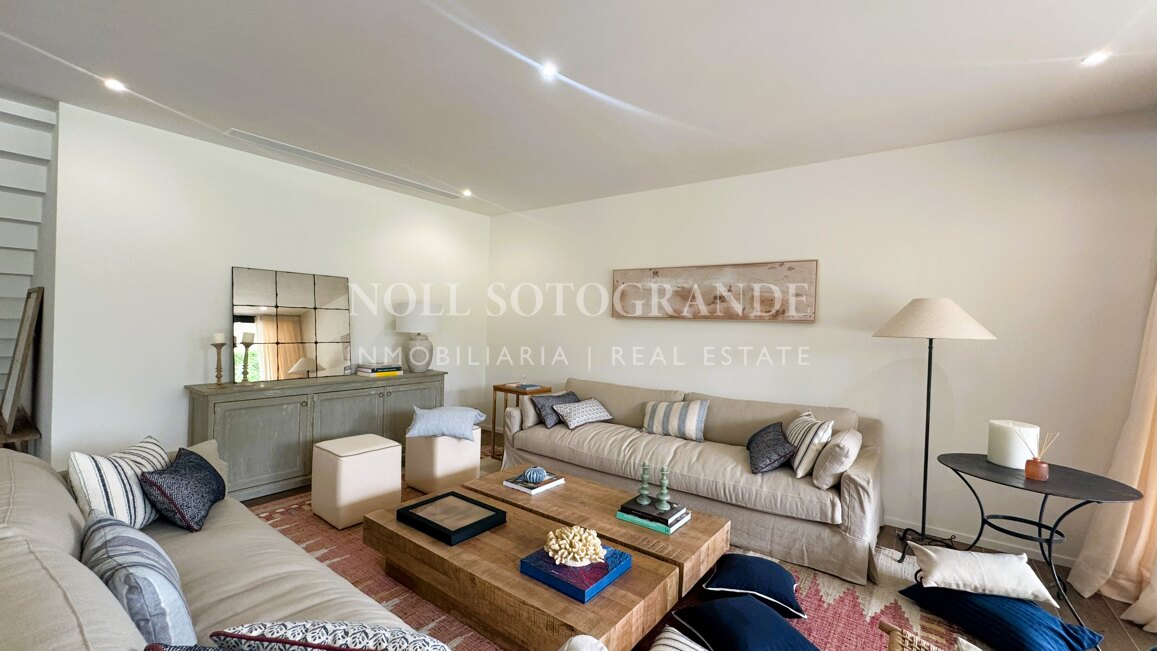 Villa Basswood - Moderne Villa in Sotogrande Costa mit privatem Pool & tropischem Garten