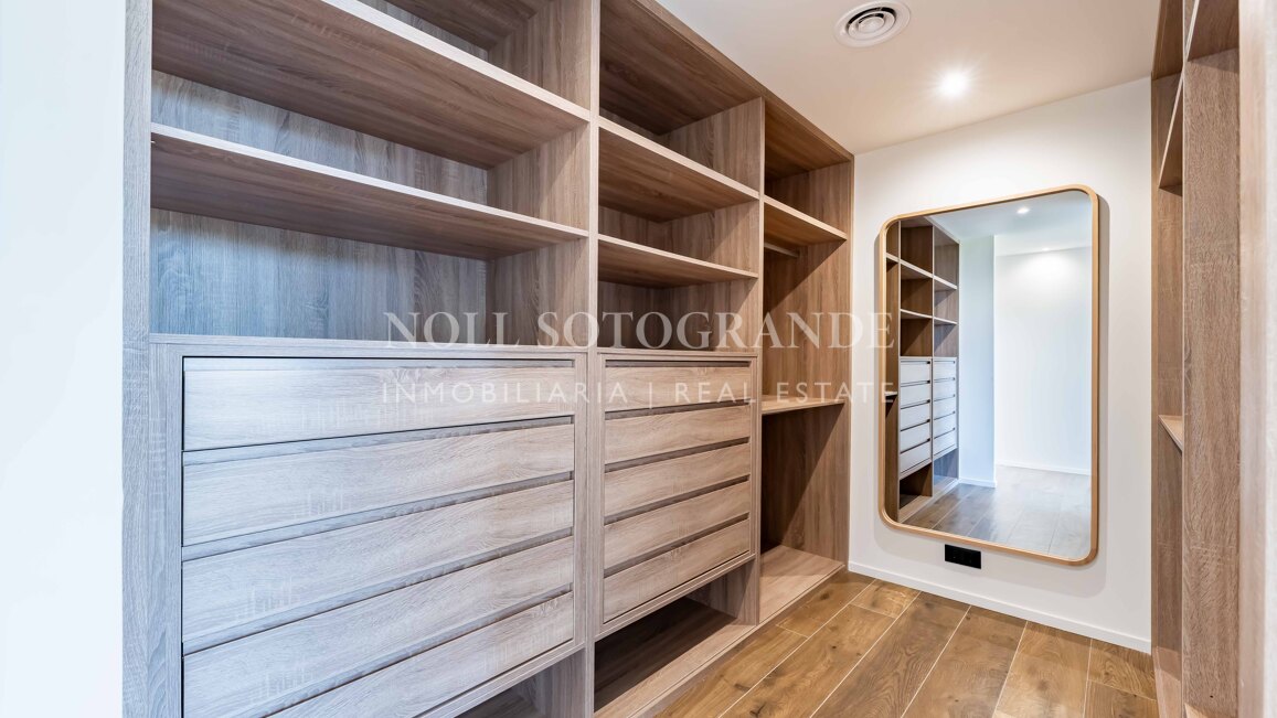 Villa Basswood - Villa moderna en Sotogrande Costa con piscina privada y jardín tropical