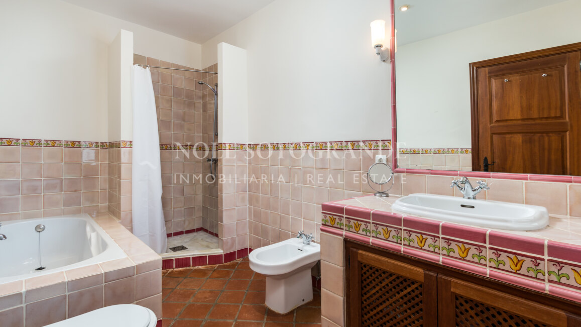 Villa Foxglove - Traditionelle Villa mit Charme und Charakter zum Verkauf in Sotogrande Alto