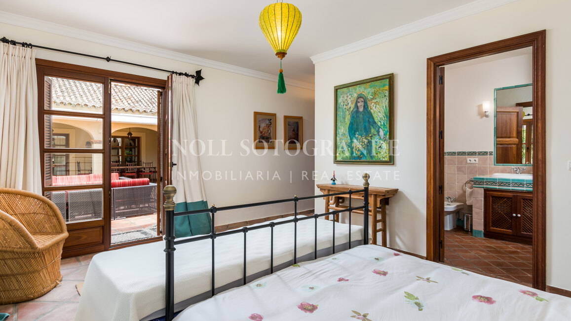 Villa Foxglove - Traditionelle Villa mit Charme und Charakter zum Verkauf in Sotogrande Alto