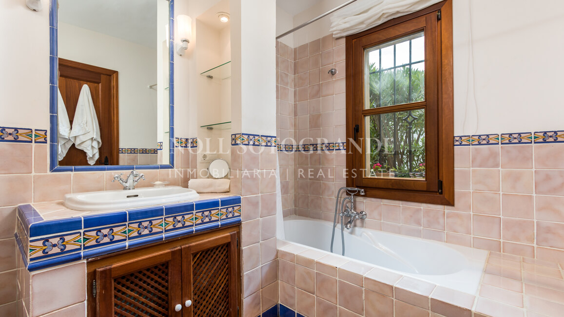 Villa Foxglove - Traditionelle Villa mit Charme und Charakter zum Verkauf in Sotogrande Alto