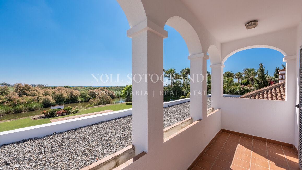 Luxuriöse 8-Schlafzimmer-Villa zur Vermietung in Kings & Queens, Sotogrande