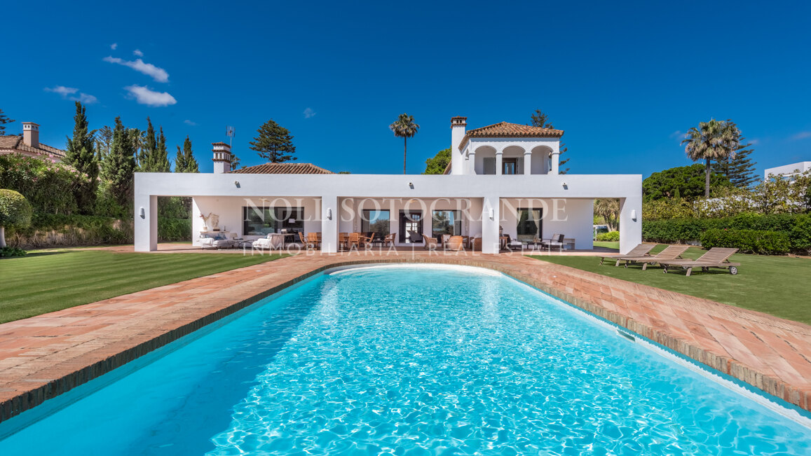 Luxuriöse 8-Schlafzimmer-Villa zur Vermietung in Kings & Queens, Sotogrande