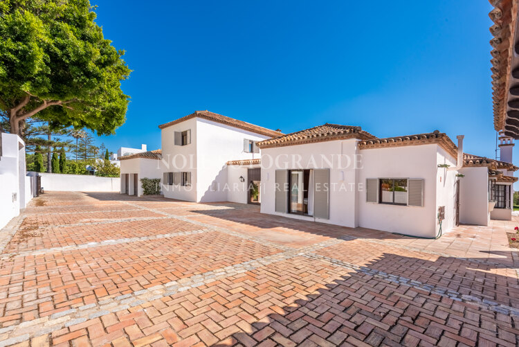 Luxuriöse 8-Schlafzimmer-Villa zur Vermietung in Kings & Queens, Sotogrande