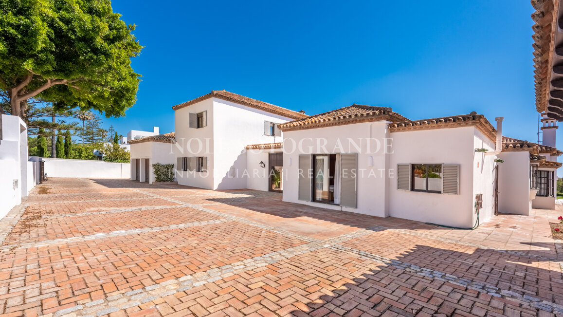 Luxuriöse 8-Schlafzimmer-Villa zur Vermietung in Kings & Queens, Sotogrande