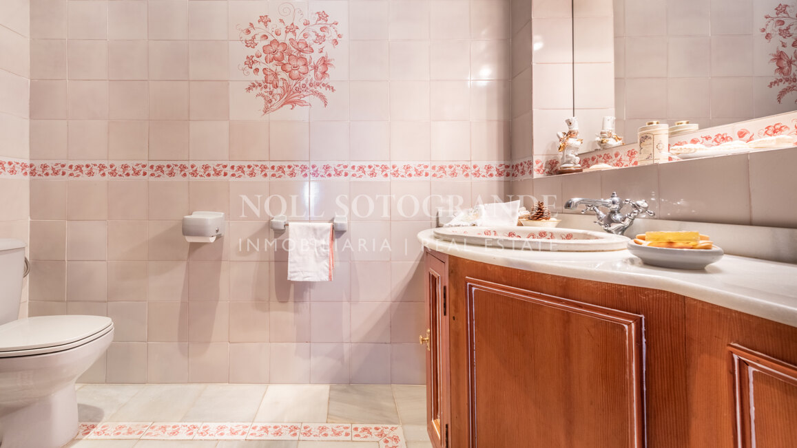 Luxuriöse 8-Schlafzimmer-Villa zur Vermietung in Kings & Queens, Sotogrande