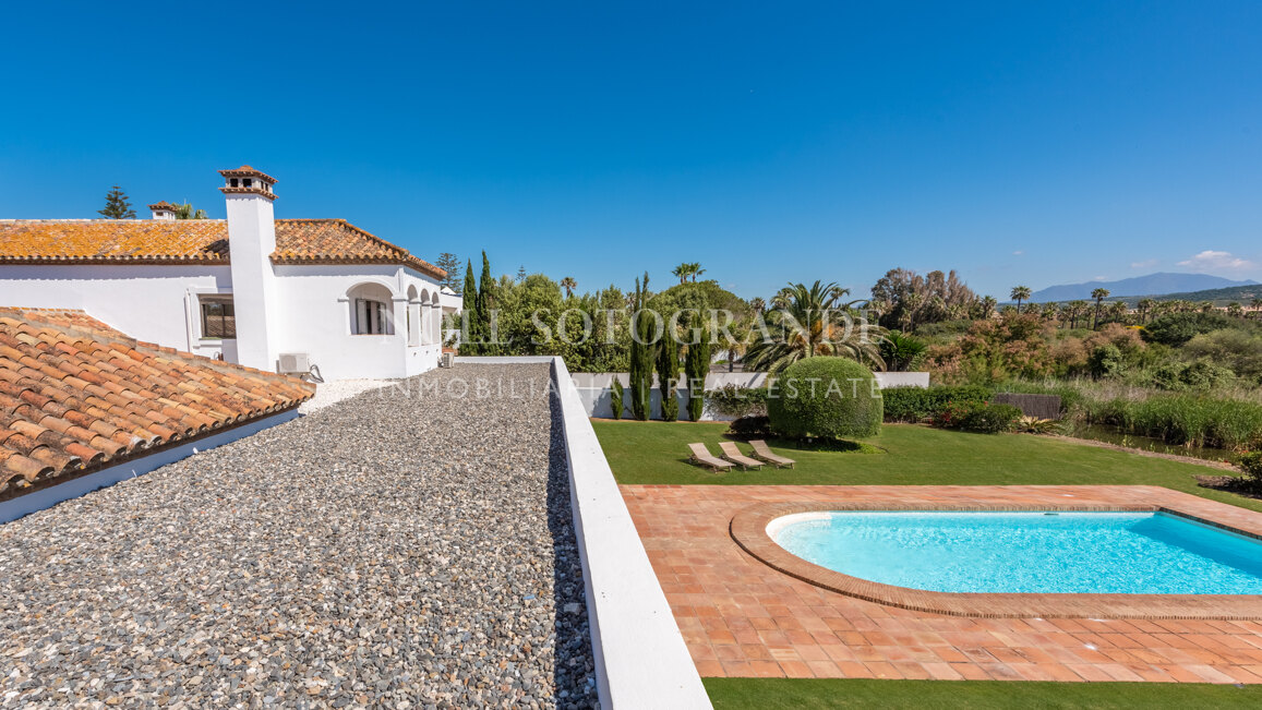 Luxuriöse 8-Schlafzimmer-Villa zur Vermietung in Kings & Queens, Sotogrande